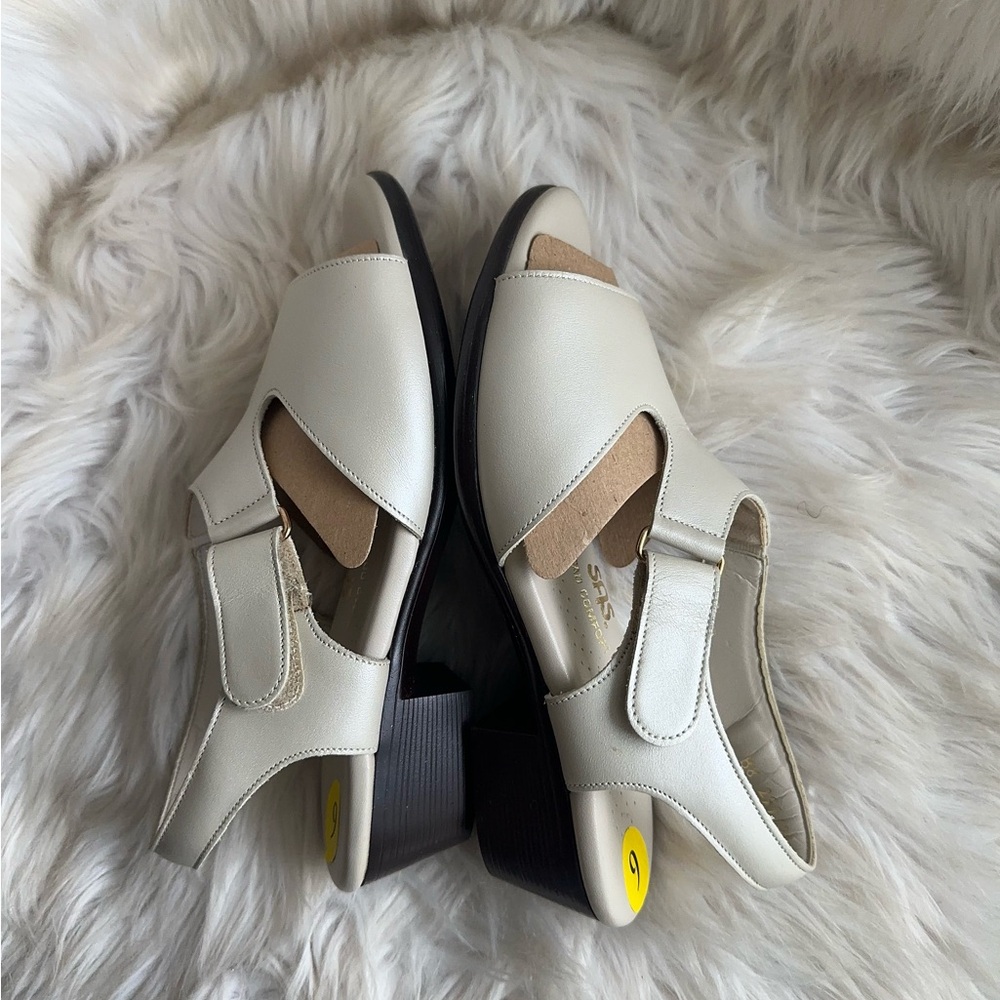 SAS  Cream Women's Sandals - Picture 14 of 14